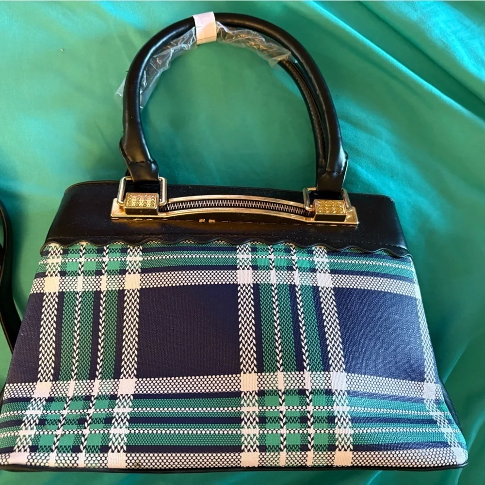 new- Classic Plaid Handbag  Gold Accents Detachable & Adjustable shoulder strap